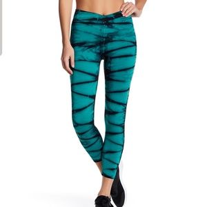 NUX tie dye crop leggings capri yoga pants S